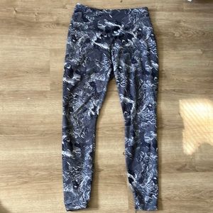 Comfortable grey and white leggings